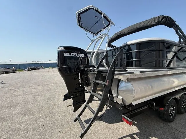 Slide: The Image of Bentley Pontoons Legacy 243 Navigator 2026 - 7