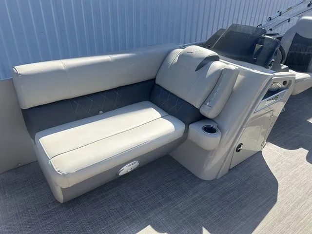 Slide: The Image of Silver Wave 2210 SW5 RLP 2021 - 17