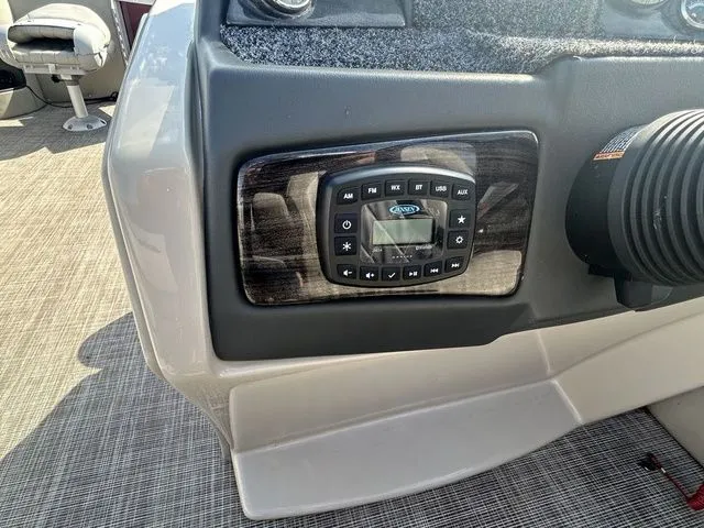 Slide: The Image of Silver Wave 2210 SW5 RLP 2021 - 9