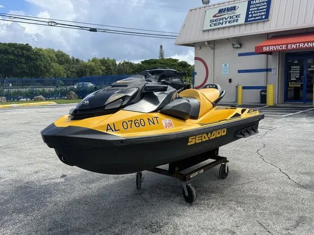 Slide: The Image of Sea-Doo GTR 230 2023 - 3
