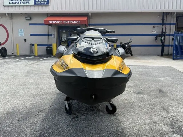 Slide: The Image of Sea-Doo GTR 230 2023 - 4