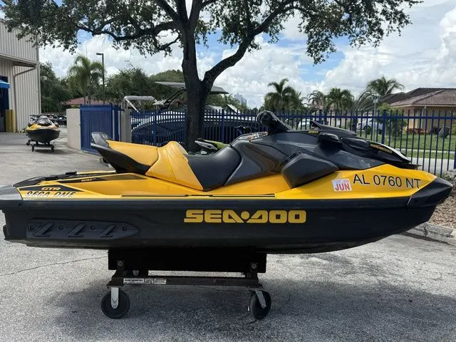 Slide: The Image of Sea-Doo GTR 230 2023 - 6