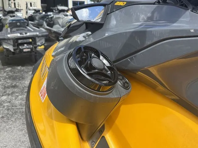 Slide: The Image of Sea-Doo GTR 230 2023 - 8