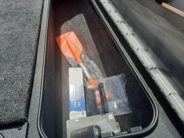 Slide: The Image of Tracker Pro Team 190 TX 2026 - 17