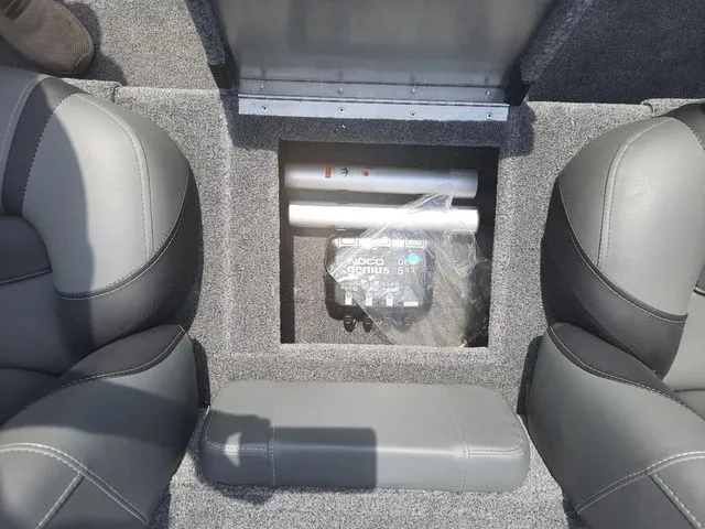 Slide: The Image of Tracker Pro Team 190 TX 2026 - 18