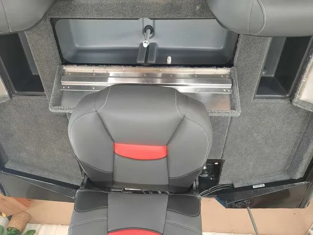 Slide: The Image of Tracker Pro Team 175 TF 2026 - 14