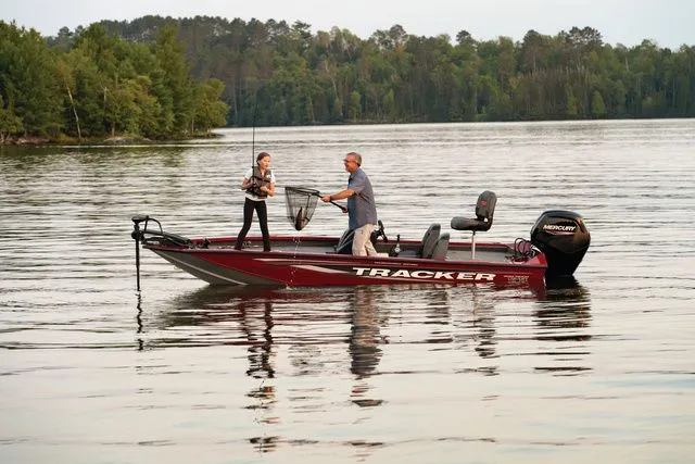 The Image of Tracker Pro Team 175 TXW 2026 - 1