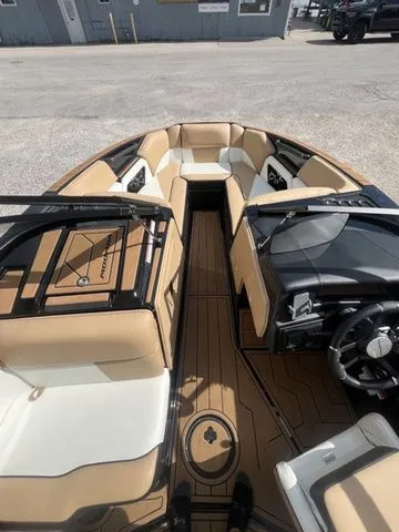 Slide: The Image of Moomba Craz 2023 - 23