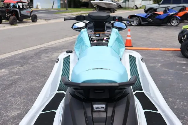 Slide: The Image of Yamaha VX-WHITE/MINT 2026 - 12