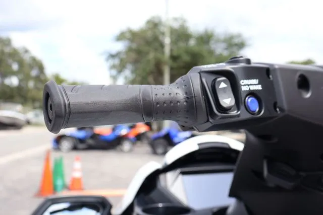 Slide: The Image of Yamaha FX CRUISER SVHO W/AUDIO-WHITE 2026 - 16