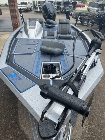 Slide: The Image of Xpress X19 Pro 2026 - 10