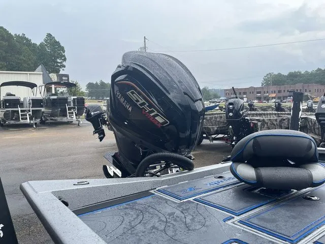 Slide: The Image of Xpress X19 Pro 2026 - 16