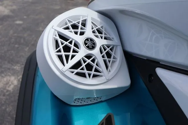 Slide: The Image of Yamaha FX CRUISER HO W/AUDIO-LAGOON BLUE/WHITE 2026 - 16