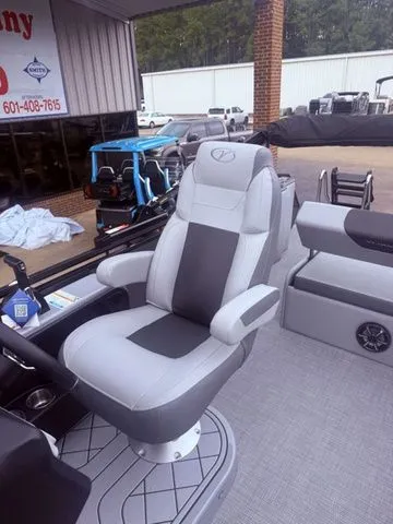 Slide: The Image of Veranda VR235VL 2026 - 14