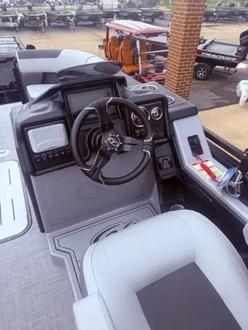 Slide: The Image of Veranda VR235VL 2026 - 17