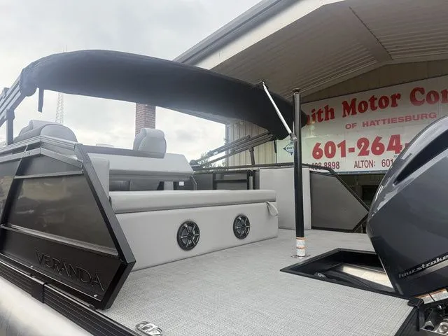 Slide: The Image of Veranda VR235VL 2026 - 7