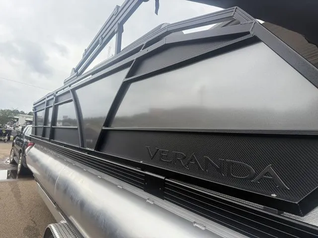 Slide: The Image of Veranda VR235VL 2026 - 8