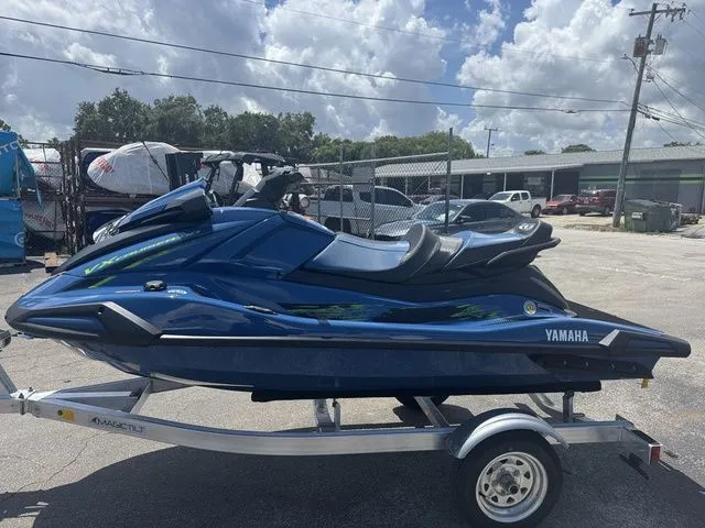 Slide: The Image of Yamaha VX Cruiser HO 2025 - 5