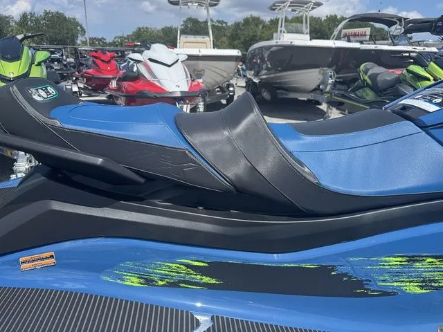 Slide: The Image of Yamaha VX Cruiser HO 2025 - 8