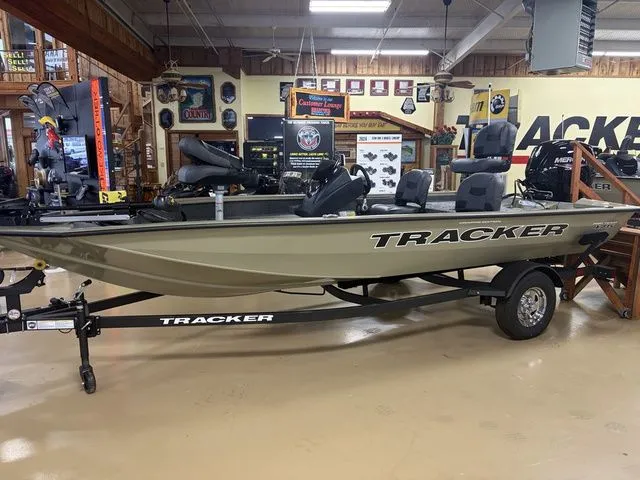 The Image of Tracker Pro Team 175 TXW 2026 - 1