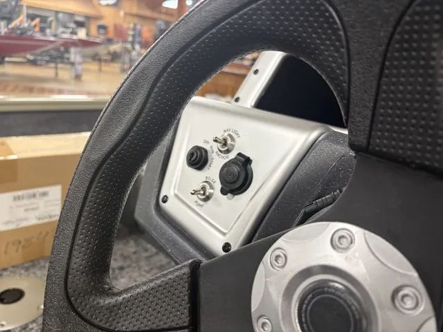 Slide: The Image of Tracker Pro Team 175 TXW 2026 - 17