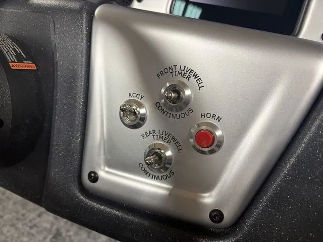 Slide: The Image of Tracker Pro Team 175 TXW 2026 - 19