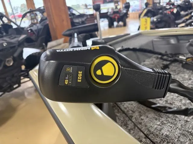 Slide: The Image of Tracker Pro Team 175 TXW 2026 - 8