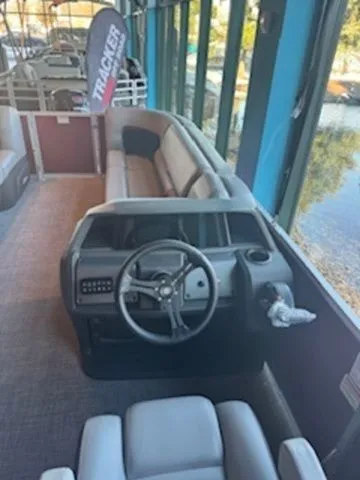 Slide: The Image of Sun Tracker Party Barge 20 DLX 2026 - 13