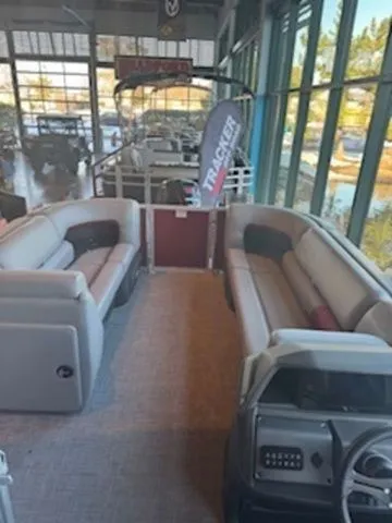 Slide: The Image of Sun Tracker Party Barge 20 DLX 2026 - 14