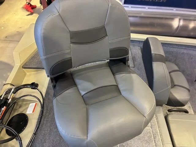 Slide: The Image of Tracker Pro Team 195 TXW 2026 - 13