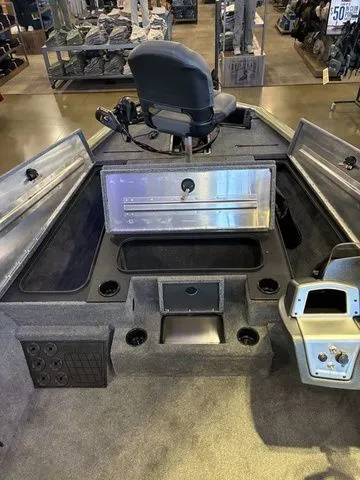 Slide: The Image of Tracker Pro Team 195 TXW 2026 - 23