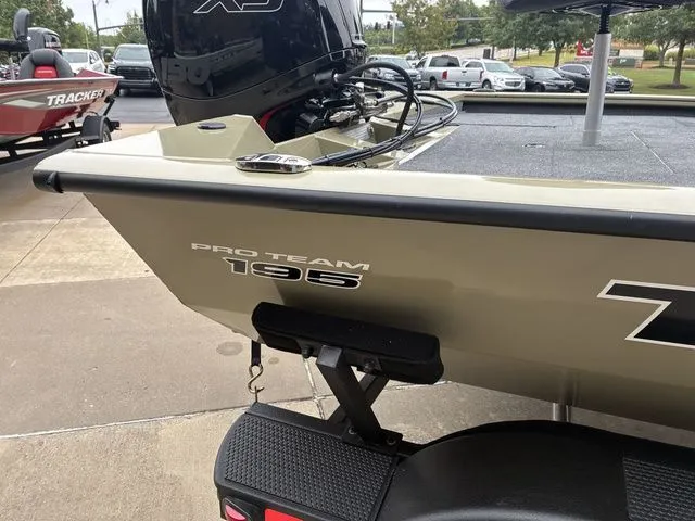 Slide: The Image of Tracker Pro Team 195 TXW 2026 - 25