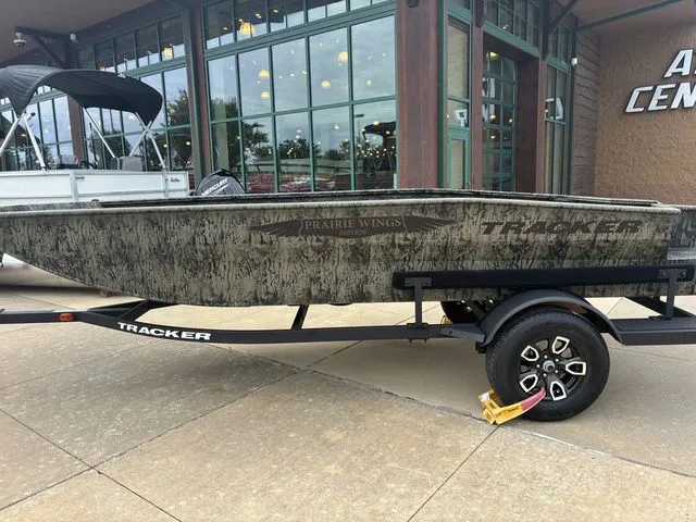 Slide: The Image of Tracker Grizzly 1650 T Prairie Wings Edition 2026 - 14