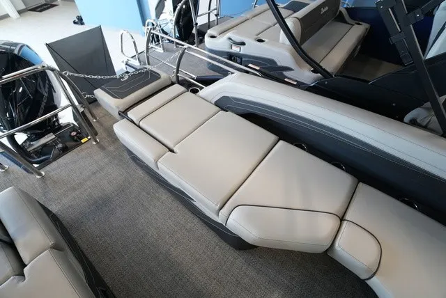 Slide: The Image of Barletta Cabrio 24M 2026 - 29