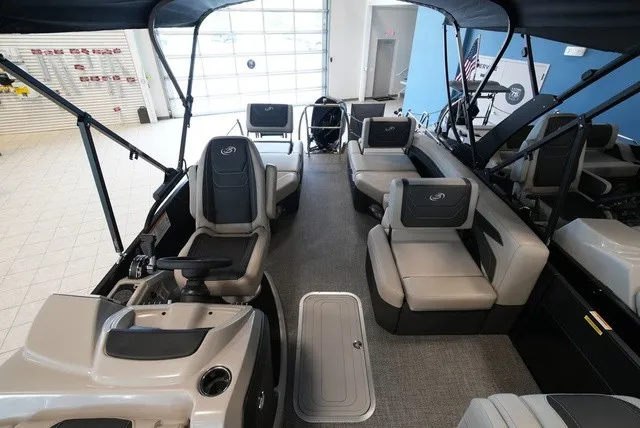 Slide: The Image of Barletta Cabrio 24M 2026 - 13