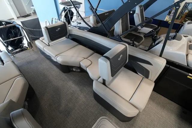 Slide: The Image of Barletta Cabrio 24M 2026 - 23