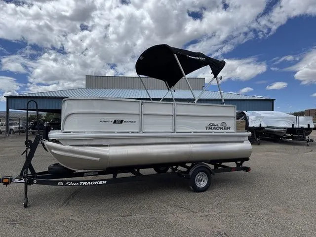 The Image of Sun Tracker Party Barge 16 DLX 2026 - 1