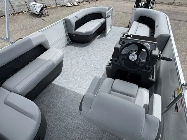 Slide: The Image of Sun Tracker Party Barge 16 DLX 2026 - 12