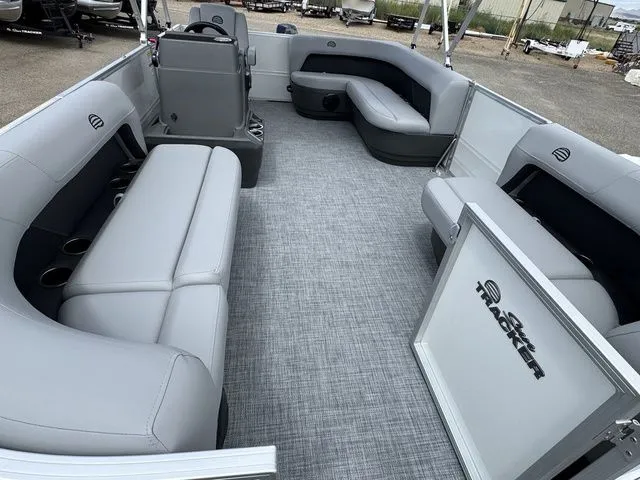 Slide: The Image of Sun Tracker Party Barge 16 DLX 2026 - 8