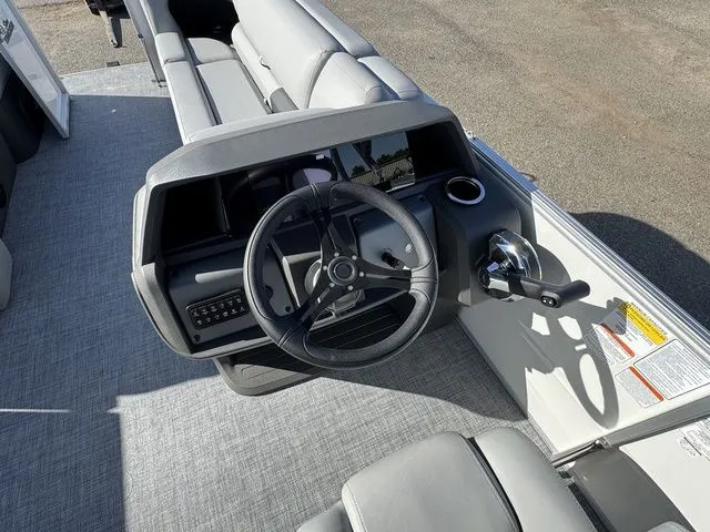 Slide: The Image of Sun Tracker Party Barge 20 DLX 2026 - 10