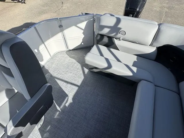 Slide: The Image of Sun Tracker Party Barge 20 DLX 2026 - 12