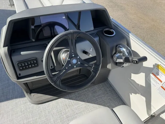 Slide: The Image of Sun Tracker Party Barge 20 DLX 2026 - 13