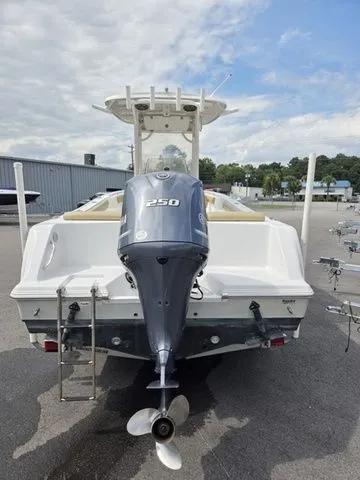 Slide: The Image of Sportsman Heritage 231 Center Console 2017 - 28