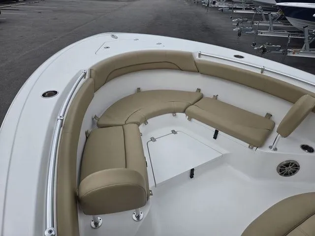Slide: The Image of Sportsman Heritage 231 Center Console 2017 - 6