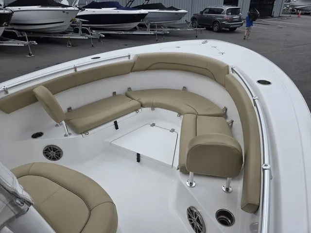 Slide: The Image of Sportsman Heritage 231 Center Console 2017 - 8