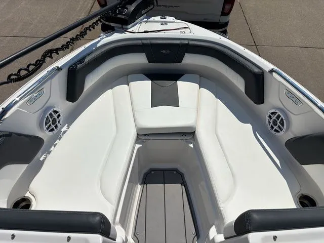 Slide: The Image of Chaparral 21 SSi Ski & Fish OB 2023 - 10