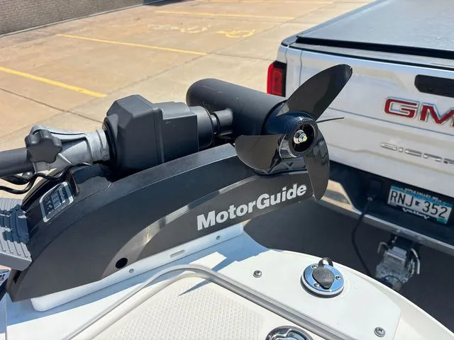 Slide: The Image of Chaparral 21 SSi Ski & Fish OB 2023 - 14