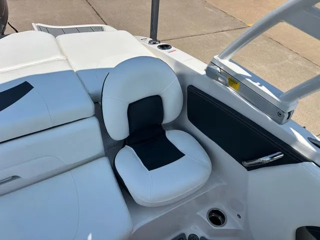 Slide: The Image of Chaparral 21 SSi Ski & Fish OB 2023 - 5