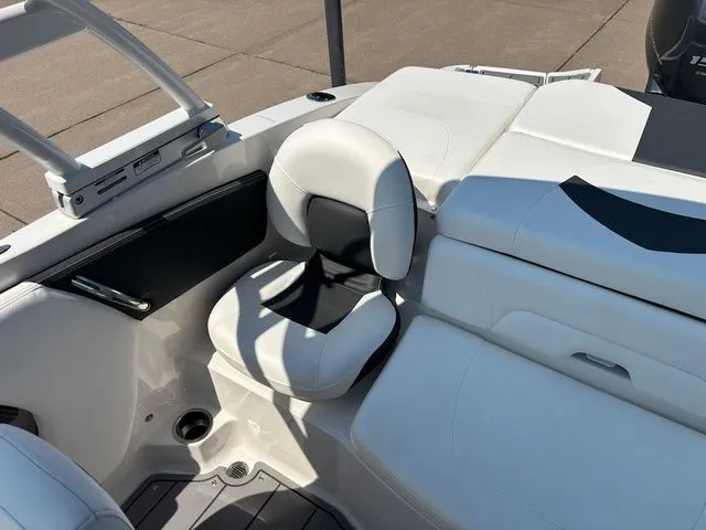 Slide: The Image of Chaparral 21 SSi Ski & Fish OB 2023 - 6