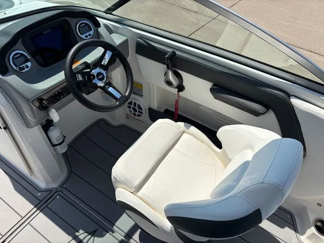 Slide: The Image of Chaparral 21 SSi Ski & Fish OB 2023 - 8